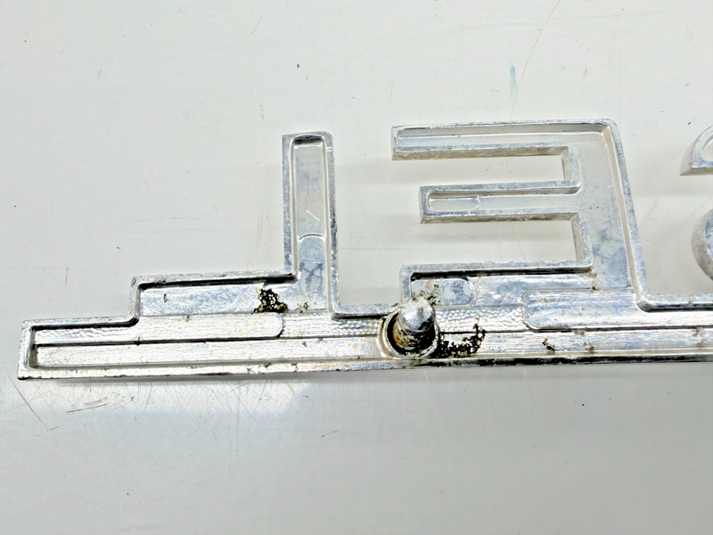 OEM 1975 - 1986 Mercedes Diesel Trunk Emblem Badge 123.817.00.15 E9-48