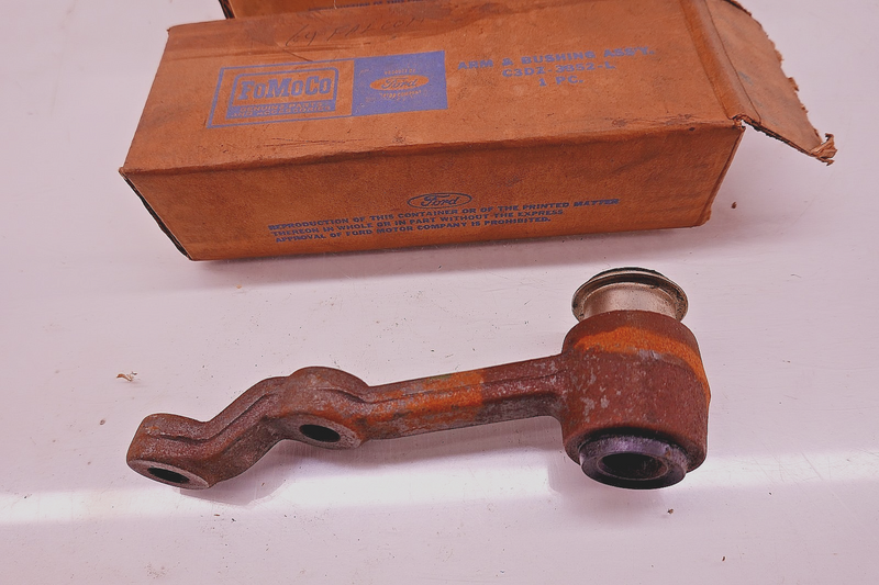 (1) NOS ORIGINAL 1960 - 1966 FORD FALCON MUSTANG IDLER ARM C3DZ-3352-L C55-18