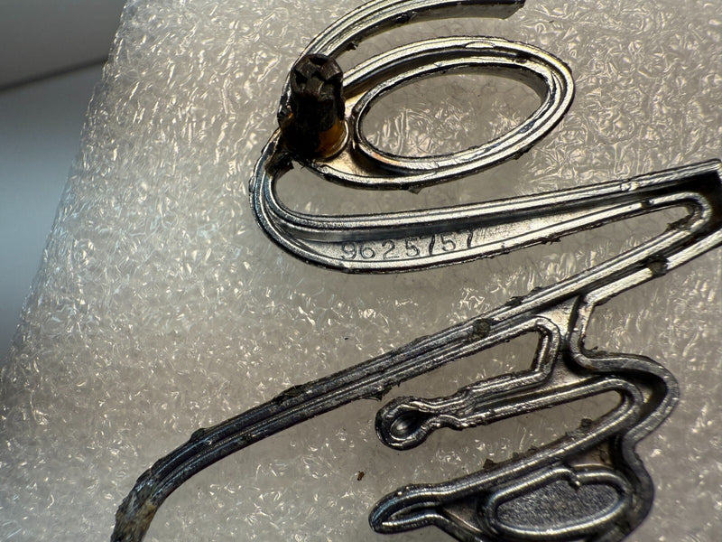 OEM VISTA CRUISER VINTAGE EMBLEM LOGO BADGE SYMBOL SIGN 9625757 B32-62