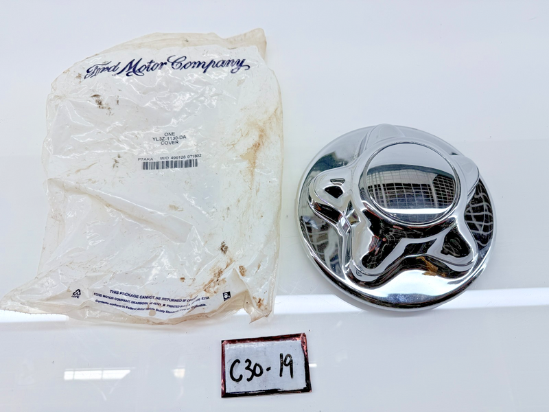 NOS 1997 - 2004 FORD F-150 EXPEDITION WHEEL HUB CAP YL3Z-1130-DA C30-19
