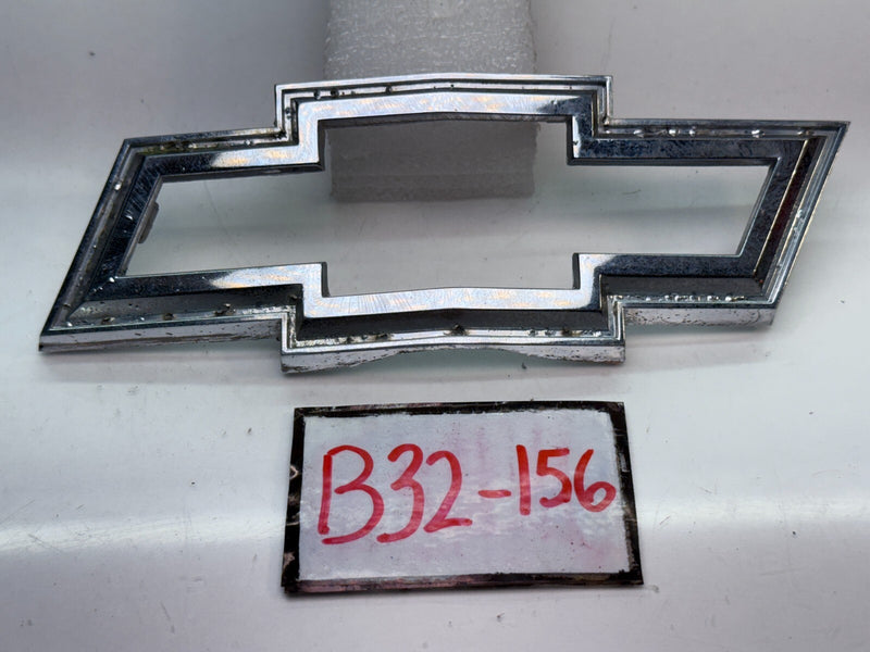 1969 1970 Chevrolet Truck Blazer Bow Tie Grill Hood Emblem Badge 3940708 B32-156