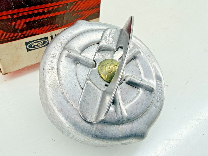 NOS 1975 1976 Camaro Cordoba Charger Monaco Fuel Gas Cap FC-718 C75-24