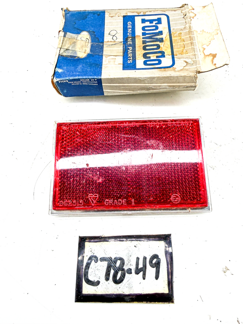 NOS 1960s FORD ENGLAND CORTINA ANGLIA RED REFLECTOR 3037E BS2515 C78-49