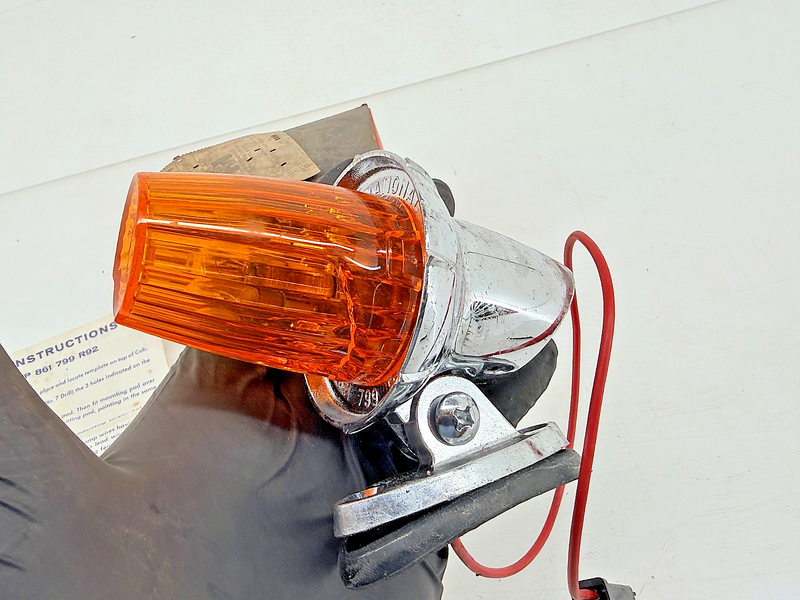 NOS 1969 - 1978 International Harvester Cab Marker Light 861 799-R92 C70-33