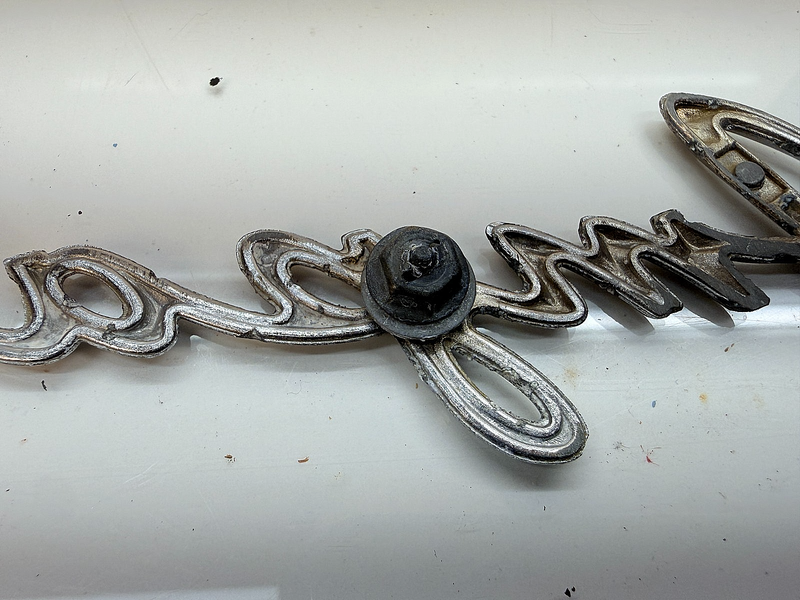 OEM 1961 1962 CHEVROLET IMPALA QUARTER PANEL NAMEPLATE SCRIPT EMBLEM E8-54