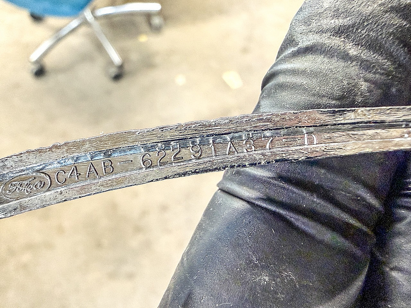 OEM 1964 FORD CUSTOM FENDER SCRIPT EMBLEM C4AB-62291A37-D E10-21