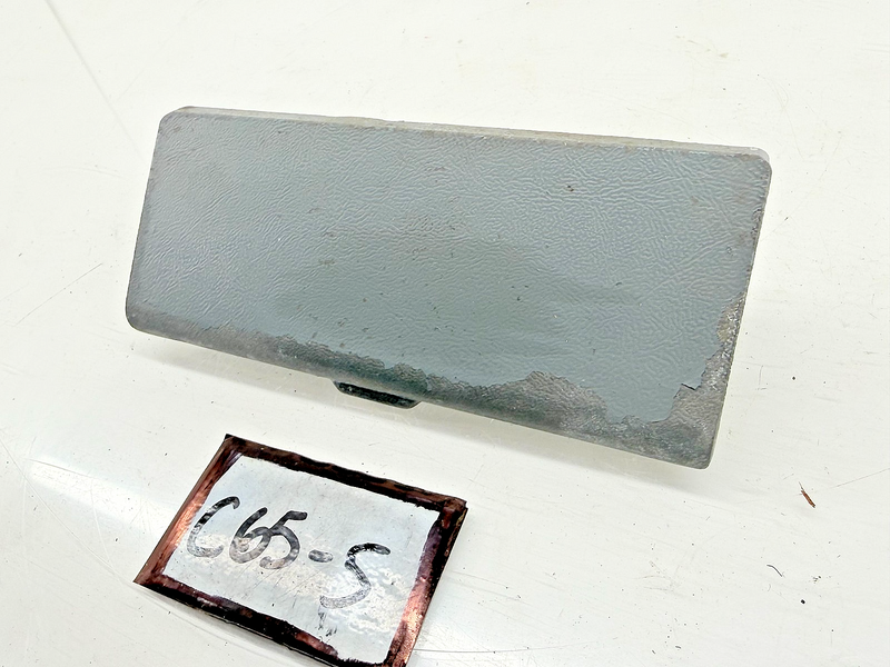 OEM 1987 - 1989 Ford Mustang Console Ashtray Lid Grey E7ZB-61048A04-AWA C65-5