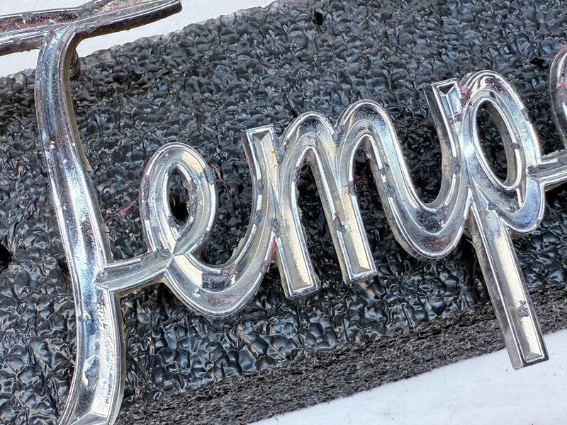 OEM 1966 GM Pontiac Tempest  Fender Emblem 7586905 Script Ornament B32-347