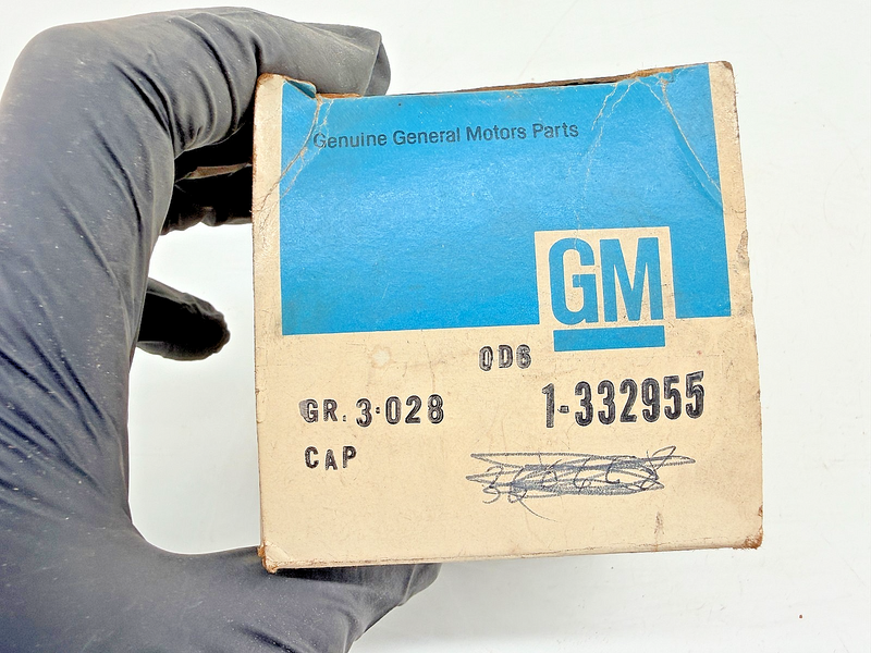 NOS 1972 - 1978 Chevrolet GMC Truck GM Matte-Gray Primer Gas Cap 332955 C75-23