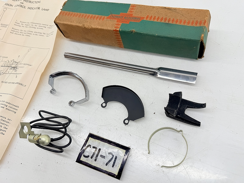 NOS 1954 Chevrolet Accessory Car Transmission Lamp Indicator GM 986999 C71-71