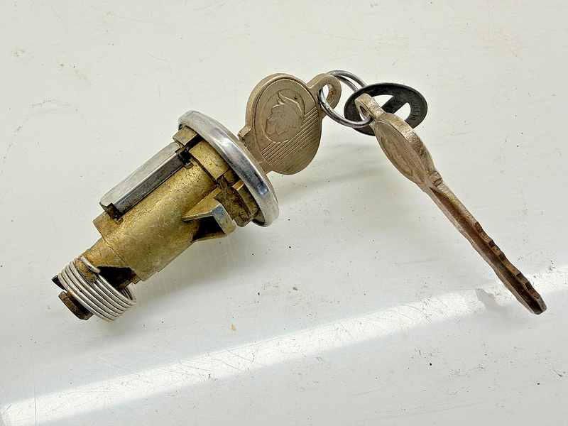 NOS 1964 - 1977 FORD LINCOLN MERCURY Trunk Lock Cylinder & Keys C57-24