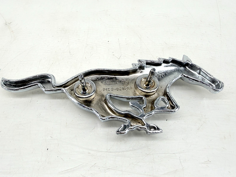 NOS 1971 - 1973 FORD MUSTANG GRILL EMBLEM D1ZB-8216-A C67-49