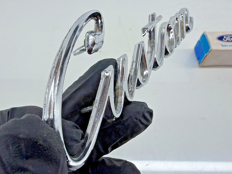 NOS 1969 1970 FORD F100 F250 F350 GALAXIE CUSTOM EMBLEM C9AB-62291B62-C C56-13