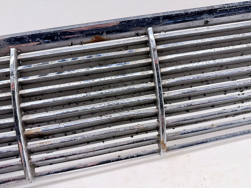 OEM 1961 Pontiac Left Grille Catalina Super Duty Bonneville GM 538535 B43-60