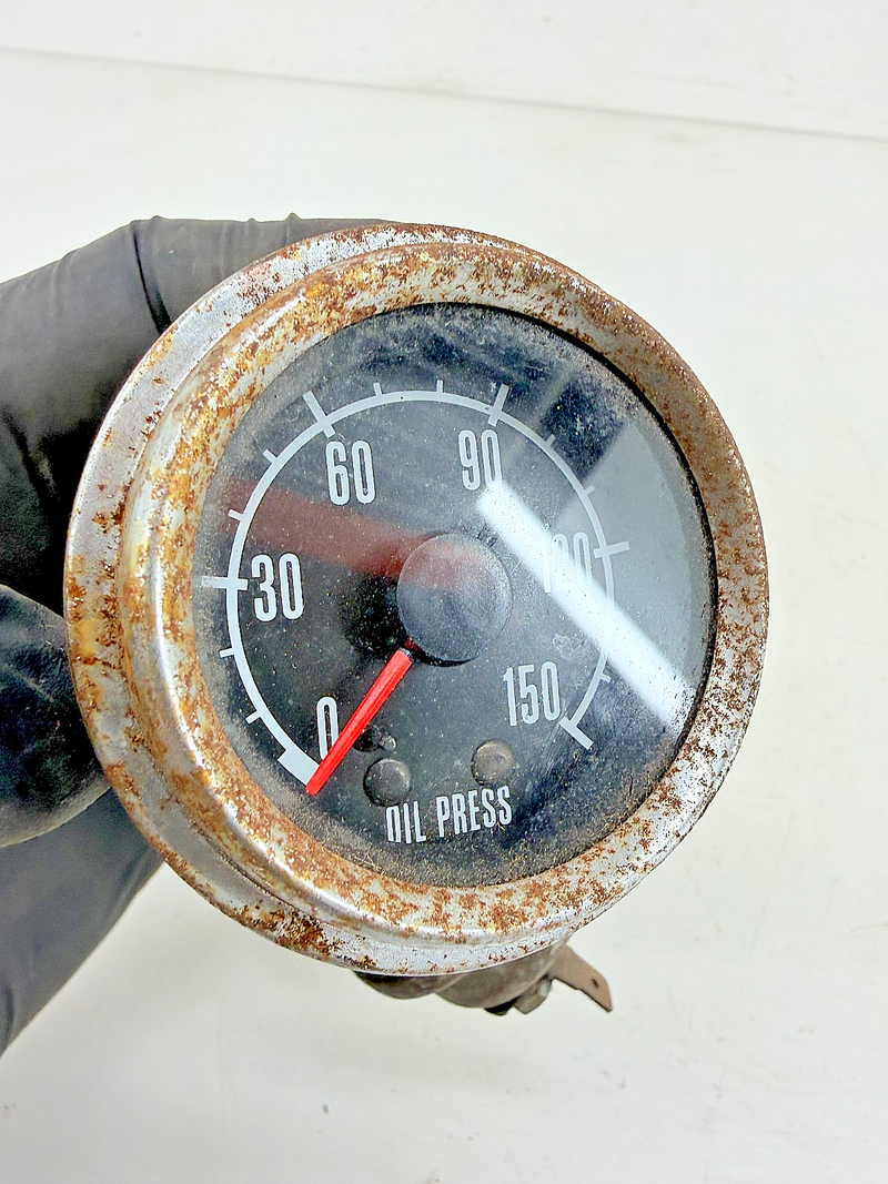 Vintage Oil Pressure Gauge 150 PSI Electric w Sender 1970s Diesel Truck C39-46