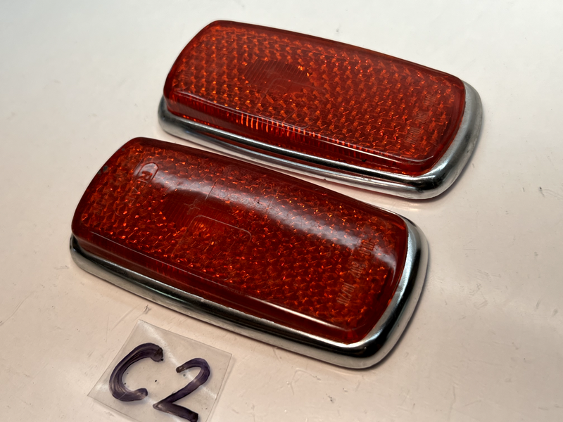 OEM VINTAGE MERCEDES BENZ ULO 302 10/20 REAR SIDE MARKER LENS SAE AP2 DOT C2-49