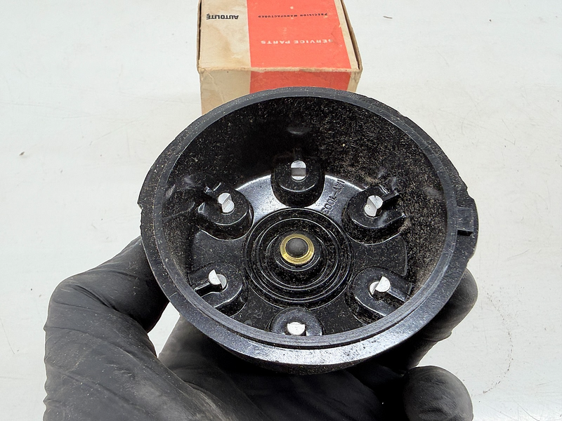 NOS AUTOLITE 6 CYL DISTRIBUTOR CAP IAT-1003 FORD FLATHEAD ERA C77-45