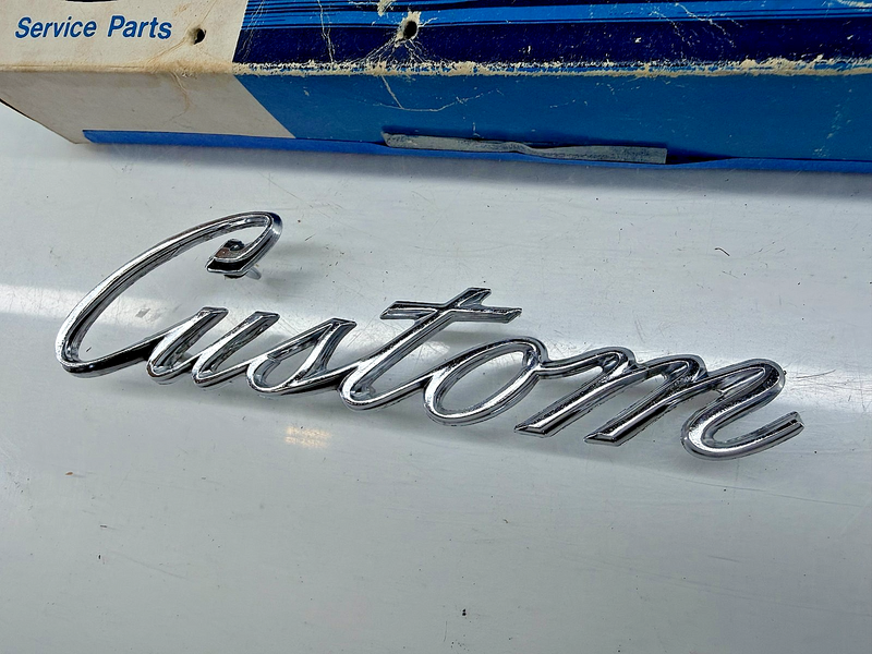 NOS 1969 1970 FORD F100 F250 F350 GALAXIE CUSTOM EMBLEM C9AB-62291B62-C C56-17