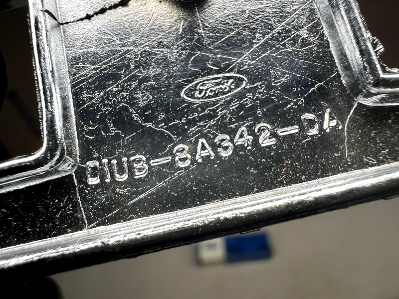 NOS 1971 -1974 FORD ECONOLINE CLUB WAGON RADIATOR GRILLE LETTER "D" NEW B26-12