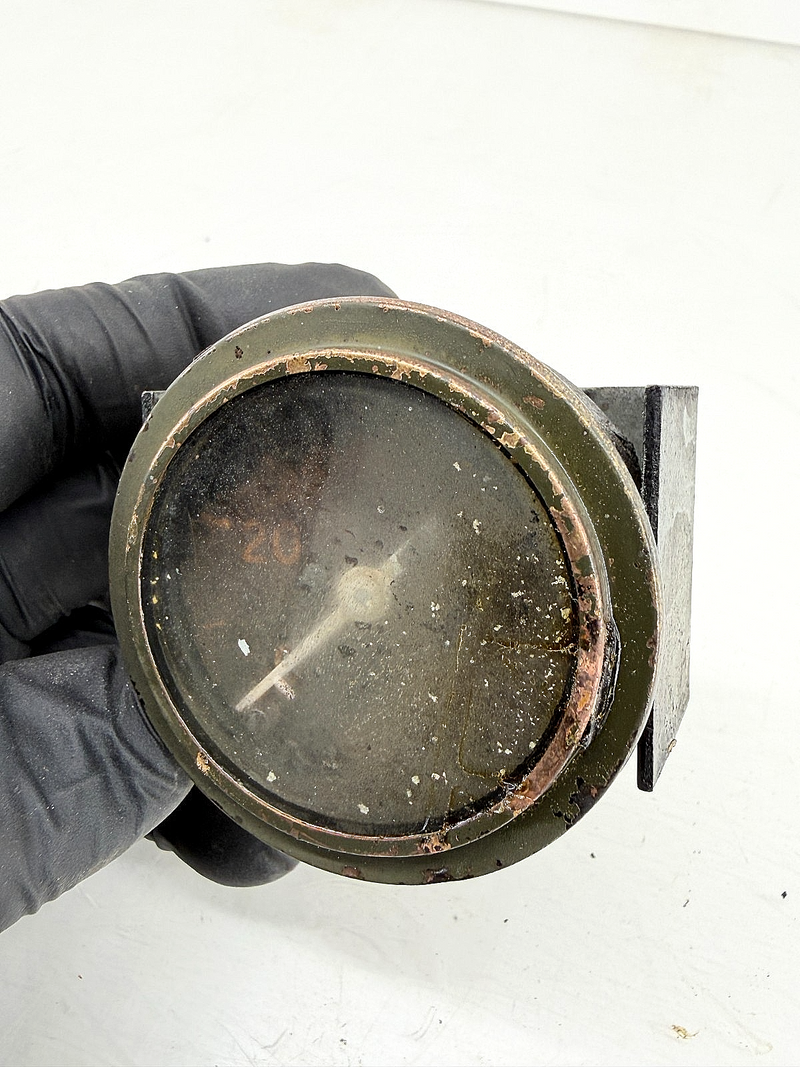 OEM 1940's Ford GPW Jeep Willys MB M38 Oil Pressure Gauge 0-80 PSI WWII C67-113