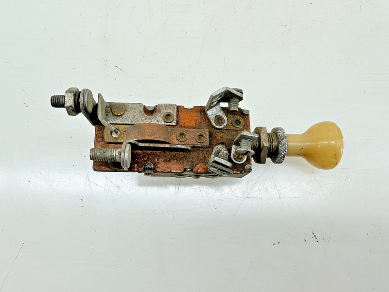 Vintage Push-Pull Switch Ivory Knob Knurled Bezel 1930s 1940s Ford C67-173