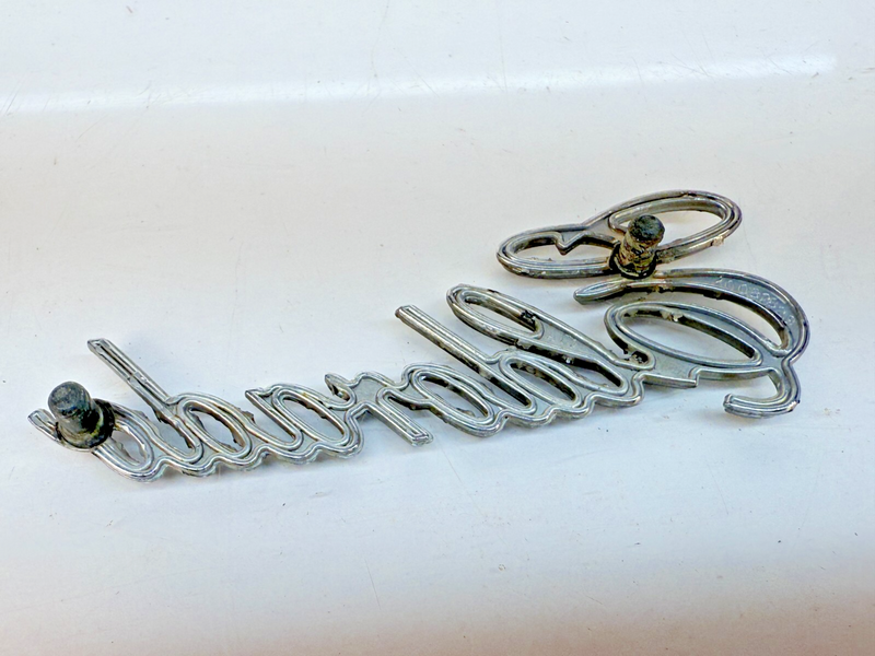 OEM 1986 - 1989 Cadillac Eldorado Trunk Emblem Vintage Script 20082823 B32-206