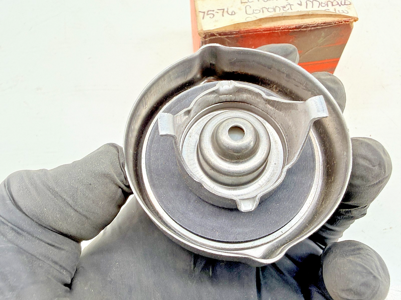 NOS 1975 1976 Camaro Cordoba Charger Monaco Fuel Gas Cap FC-718 C75-24