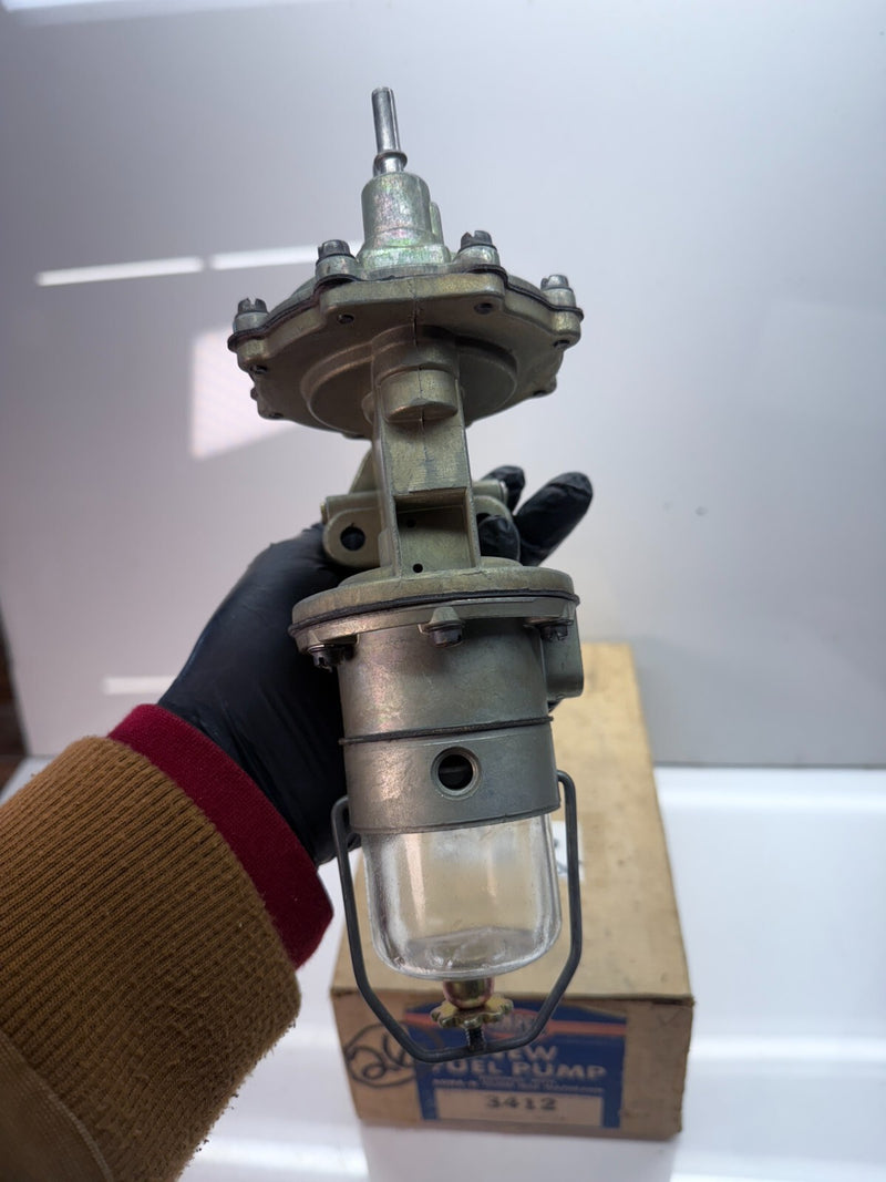 NORS AMPCO 1961 1962 WHITE WITH CONTINENTAL ENGINE FUEL PUMP 3412 61 62 F-26
