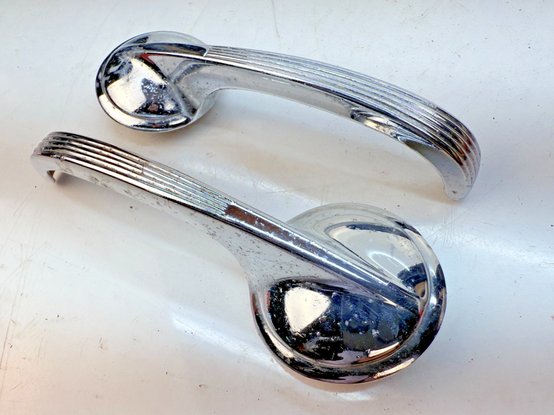 OEM 1950'S GM PAIR INTERIOR DOOR HANDLES 161018 57 CHEVROLET OLDSMOBILE B79-40