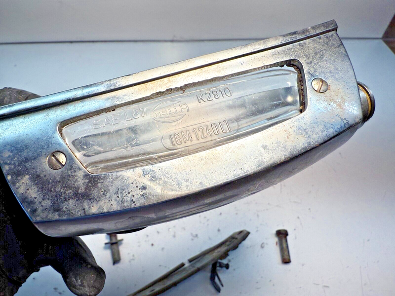 OEM Mercedes-Benz Hella K2810 Rear License Plate Light Assembly CHROME C8-24