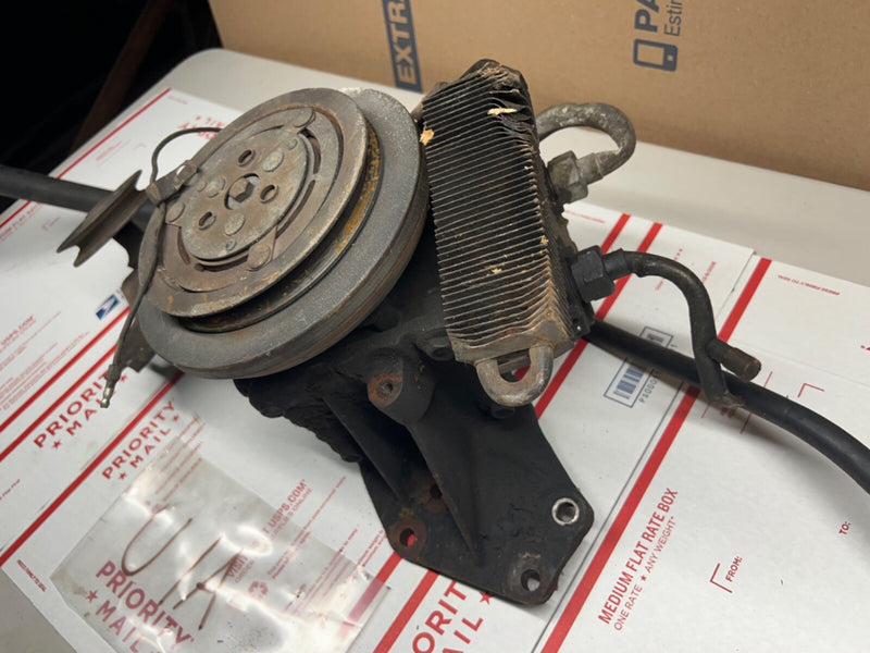 1971-74 FORD Torino COMPLETE A/C AIR COMPRESSOR BRACKET D3AH-8A617-BA FOMOCO U1A