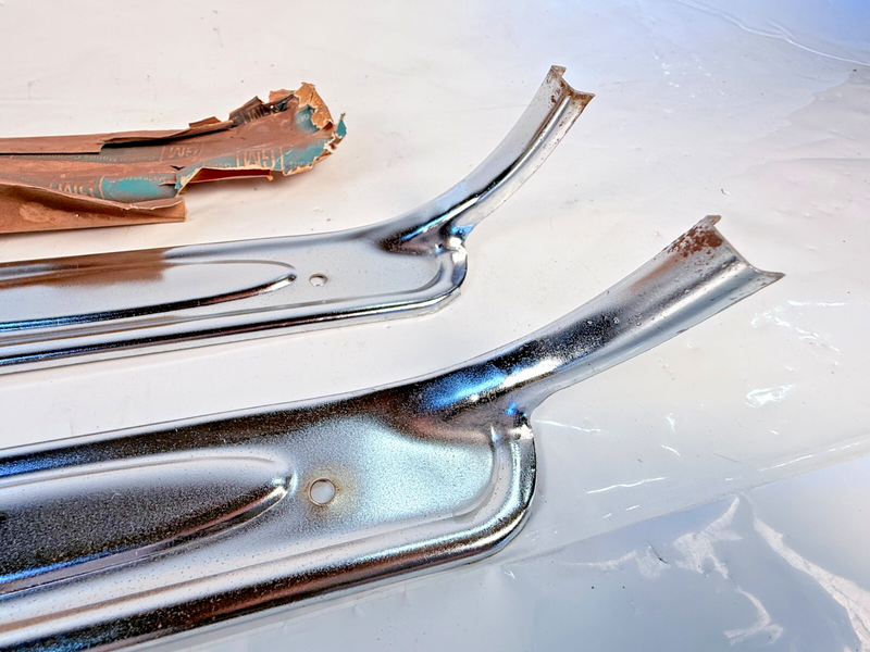 NOS 1960 - 1966 Chevrolet Pickup Ex G10 Pair Front Door Sill Plate 3882418 U3B-6