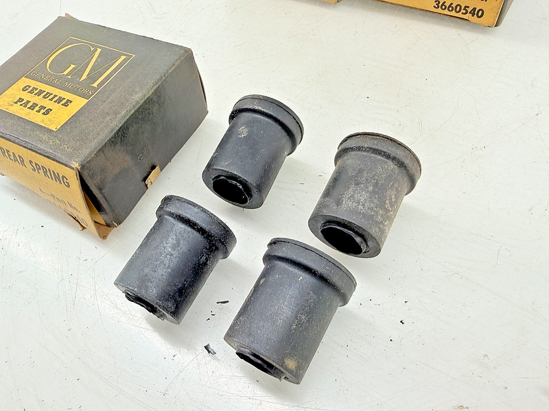 (1) NOS 1940 - 1964 Chevy Master Bel Air Bushing Rear Spring Set 3660540 C72-27