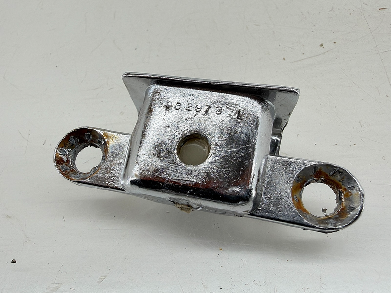 OEM 1968 - 1982 CHEVY Corvette T-Top Center LH Roof Panel Bracket 3932973 E9-38