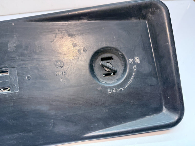 OEM 1981 - 1991 Mercedes W126 C126 Rear Right Tail Light Lamp Back Housing C13-4