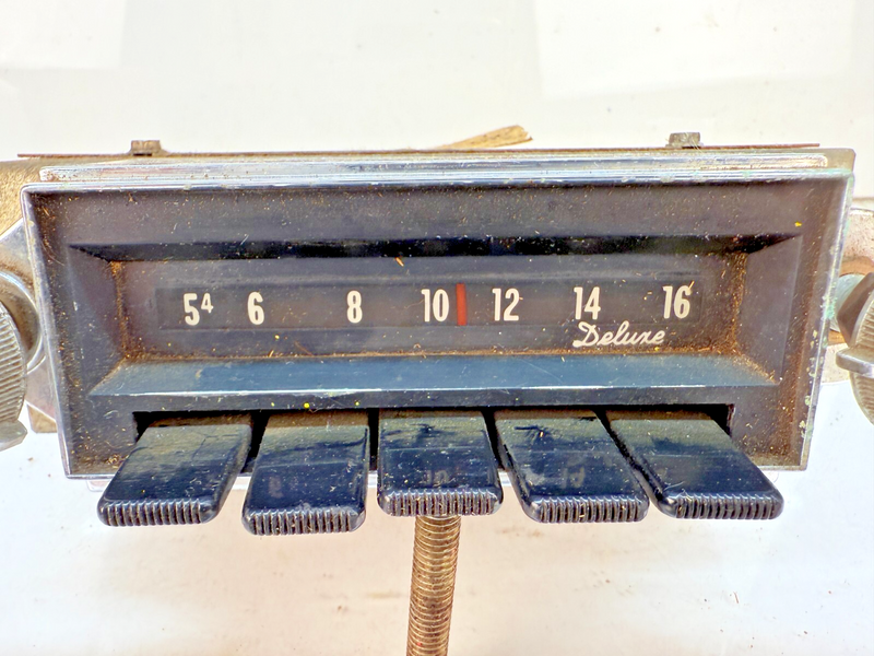 OEM 1967 CHEVROLET IMPALA BEL AIR BISCAYNE AM RADIO B68-5