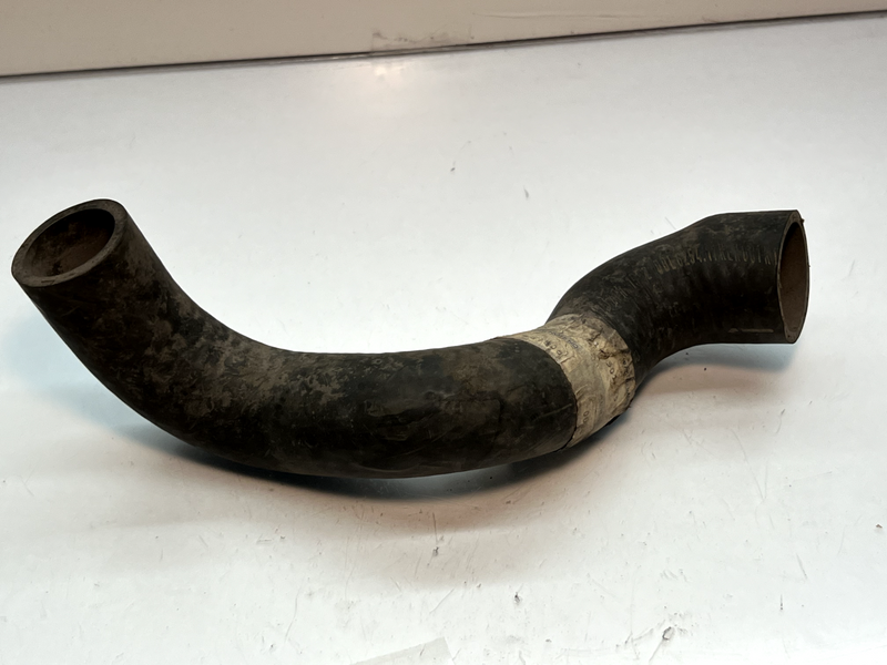 NOS Mercedes Benz W114 UPPER RADIATOR HOSE  1972-1977 280 280C 1145012582 C4-10