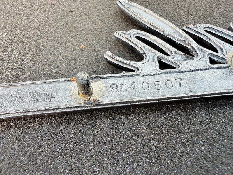 OEM 1969 - 1976 Chevy Impala PAIR Custom Sail Panel Emblem GM 9840507 E8-45
