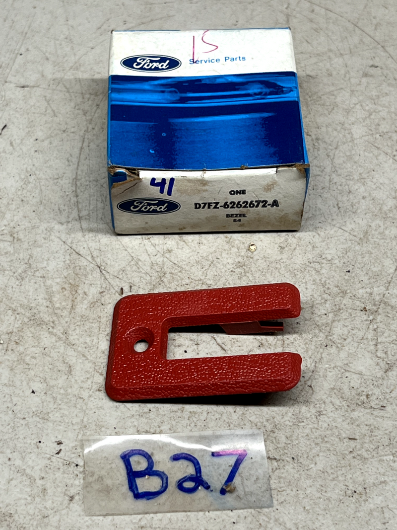 NOS FORD D7FZ 6262672 1974-80 MUSTANG SEAT BACK RELEASE HANDLE BEZEL RED B28-41