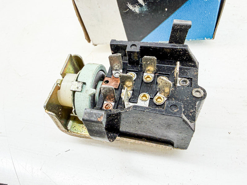 (1) NOS 1960 -1964 Ford GALAXIE 500 Comet BENDIX SL-39 HEADLIGHT SWITCH C79-6