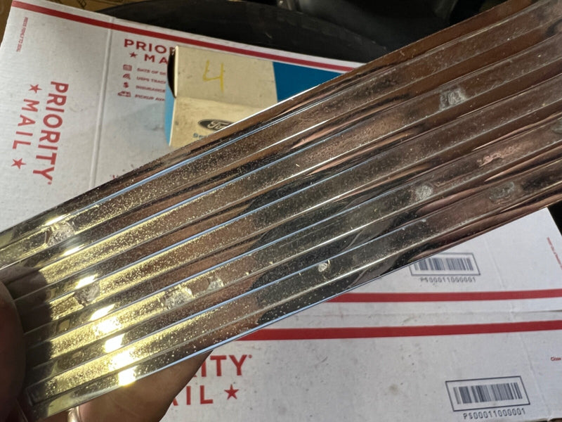 NOS 1962 Ford Thunderbird Quarter Panel Trim Molding Ornament C2SZ-63290A76-B 4*