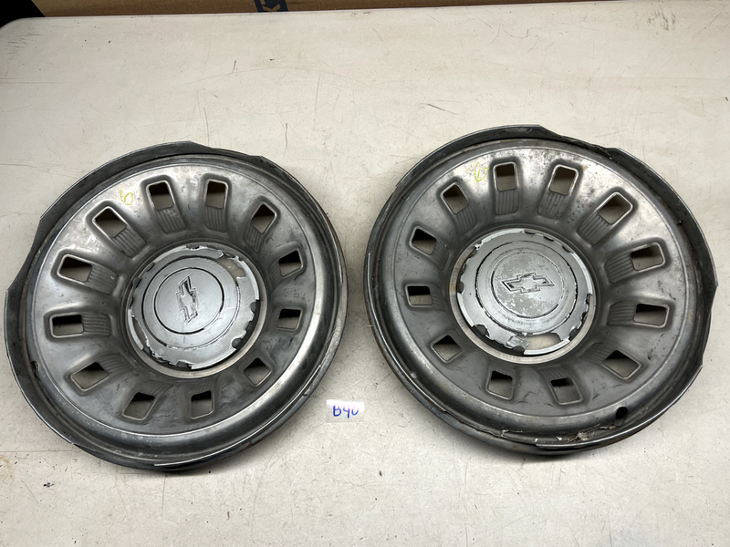 1967 Chevrolet Pair 14" HUBCAP Wheel Cover Biscayne IMPALA CAPRICE 67 B40-6