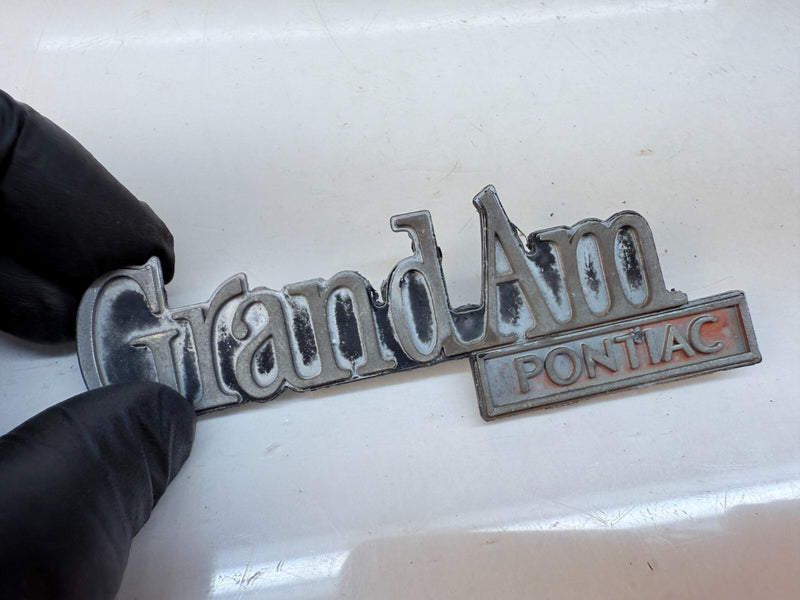 OEM Pontiac 1973 - 1976 Grand Am Emblem Badge Logo 9657700 73 74 75 76 B32-228