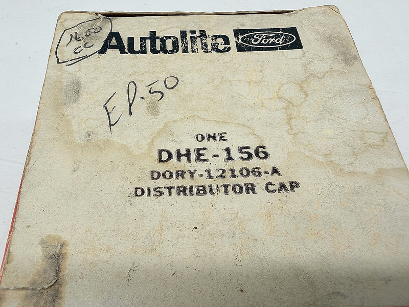 NOS AUTOLITE DHE-156 DISTRIBUTOR CAP D0RY-12106-A FORD 1600 4CYL C77-47