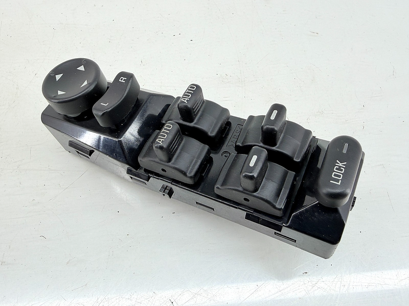 OEM 2000 - 2005 BUICK LESABRE Driver Door Window Switch Control 25654433 C30-41