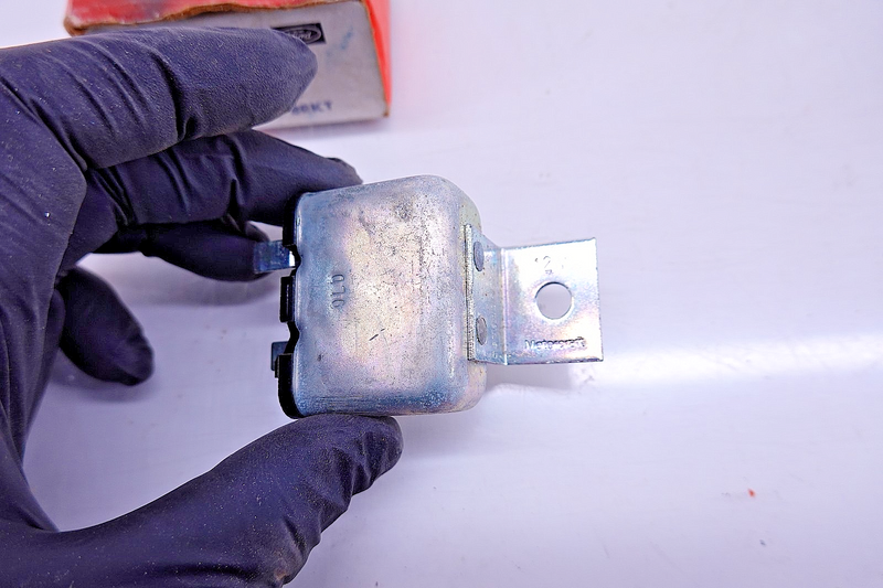 NOS 1973 - 1977 1978 1979 FORD F-150 F-250 Bronco Horn Relay D6TZ-13853-A C54-52