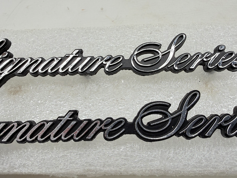 OEM 1980 - 1988 LINCOLN TOWN CAR SIGNATURE SERIES EMBLEMS KBC-1800670 E9-10