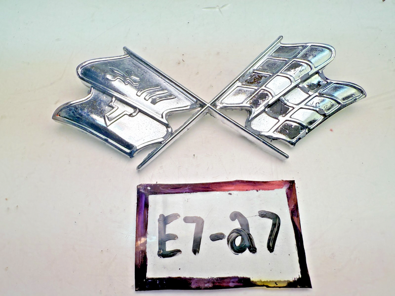 OEM 1968 - 1973 C3 Chevrolet Corvette GM Fuel Door Flag Emblem 3954546 E7-27