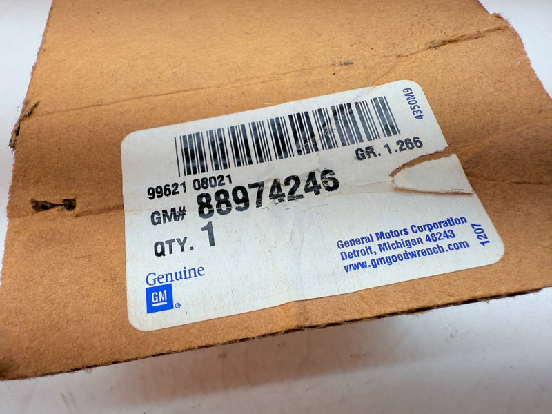 NEW OEM 2005-2008 Pontiac Vibe 1.8L  Right Side Fog Light Cover 88974246 C29-10