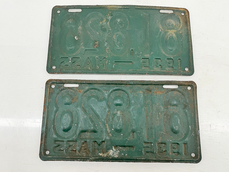 Orig. Paint PAIR 1935 81828 Massachusetts License Plate Sign MA 81.828 C76-14